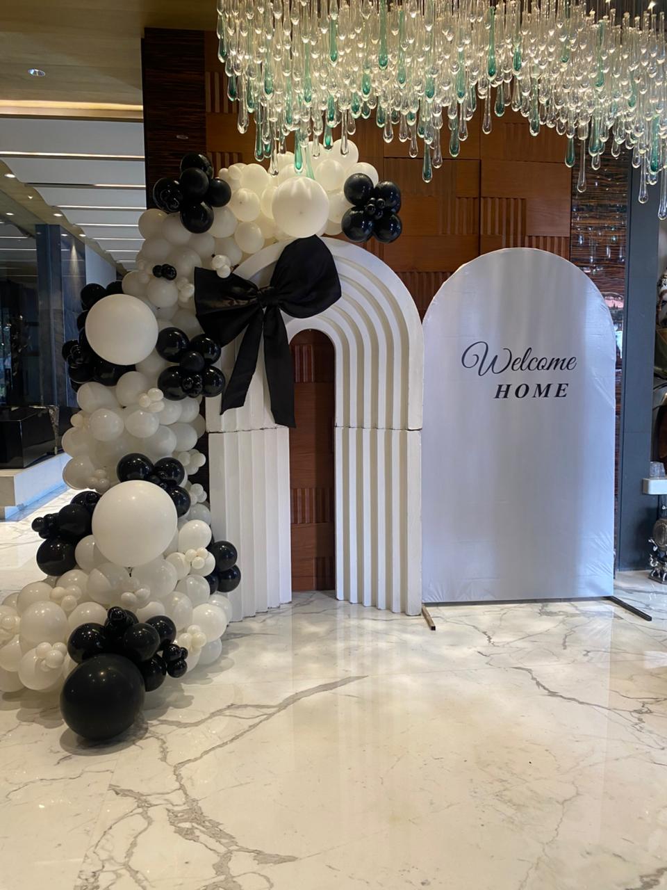 Monochrome Majesty – Luxury Welcome Setup