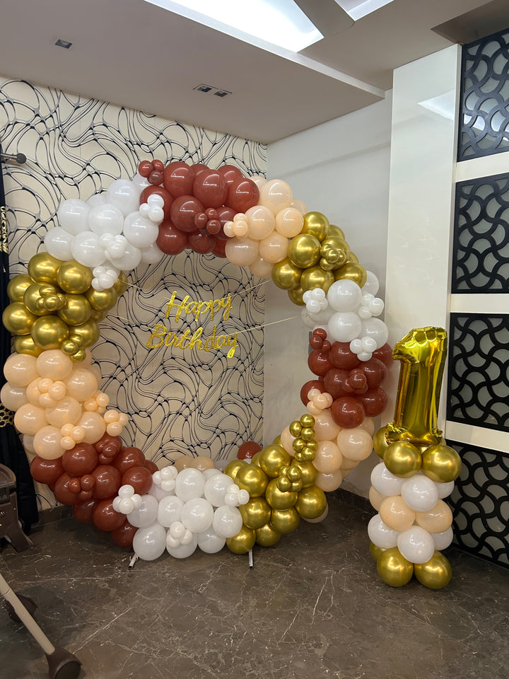 1st birthday round Arch