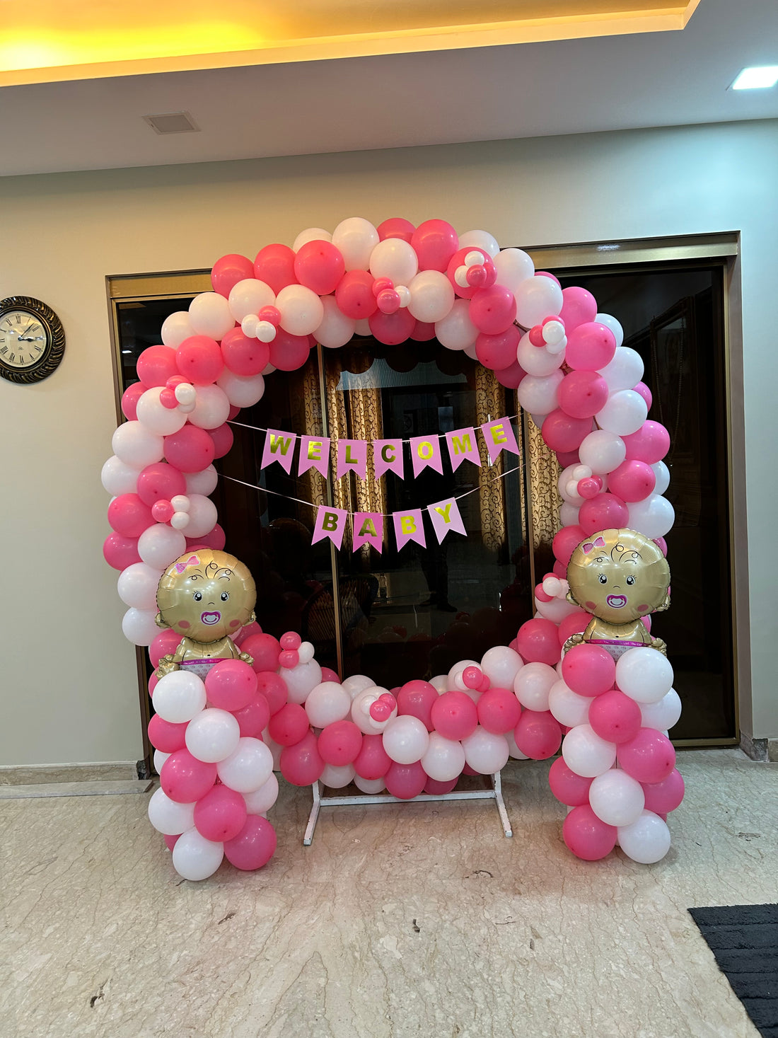 Welcome baby round arch