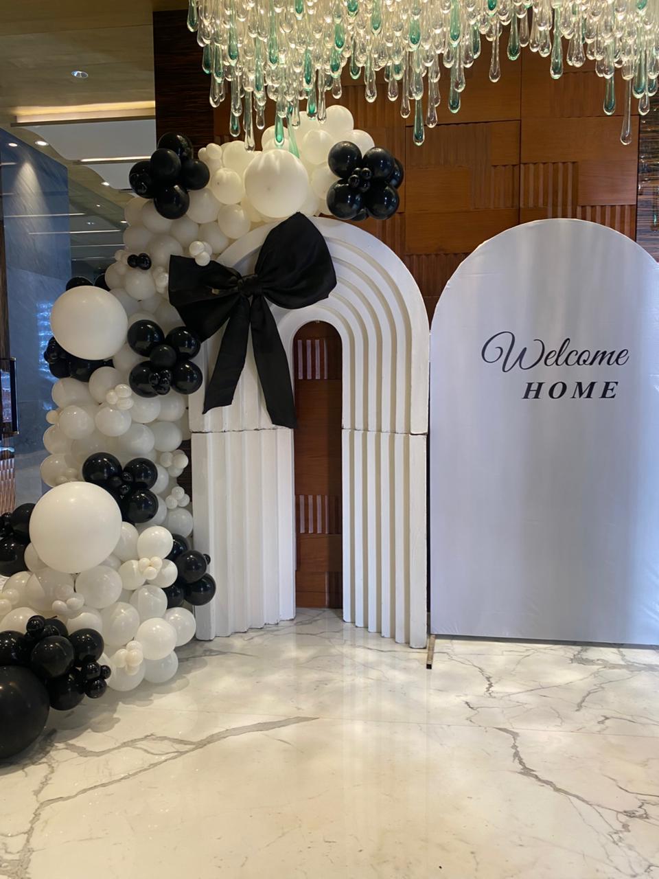 Monochrome Majesty – Luxury Welcome Setup